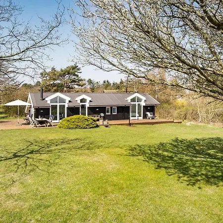 Trajko - 100m From The Sea By Interhome Nyaraló